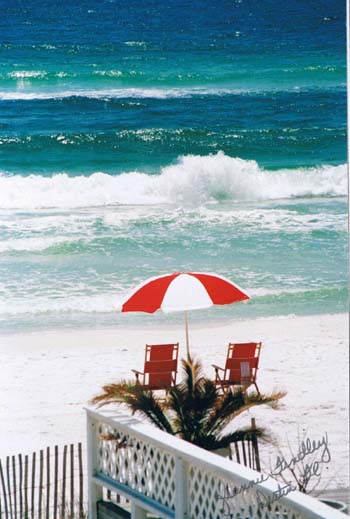 Destin beaches are world-famous for their soft, sugar-white sand and emerald-green waters.