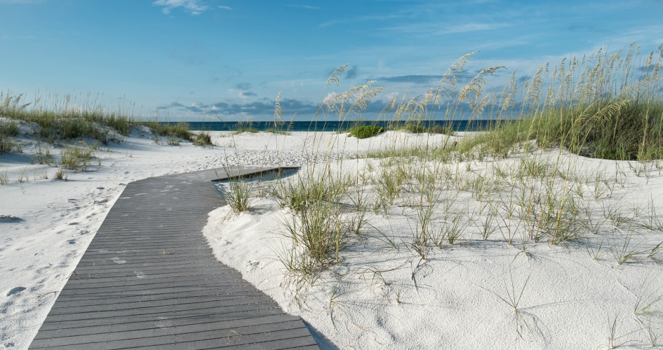 Soft white sand and emerld green water makes Destin one of the most beautiful beaches in the world.